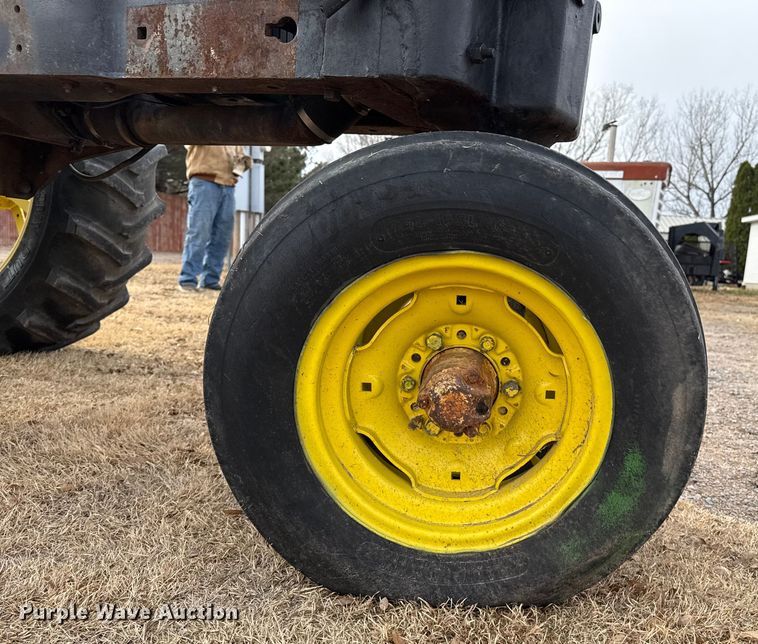 image for item EP2693 1945 John Deere G tractor