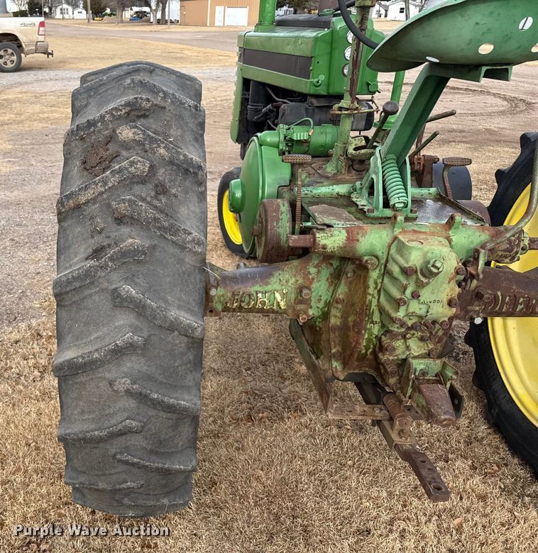 image for item EP2693 1945 John Deere G tractor