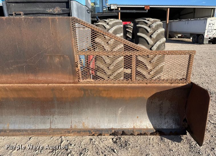 image for item EP2699 New Holland 9682 4WD tractor