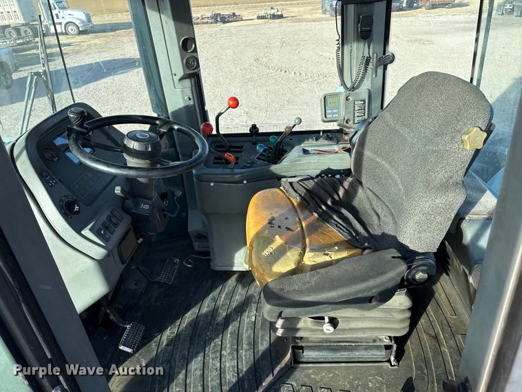 image for item EP2699 New Holland 9682 4WD tractor