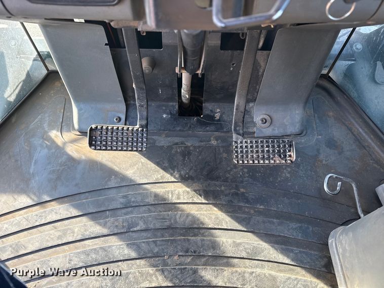 image for item EP2699 New Holland 9682 4WD tractor