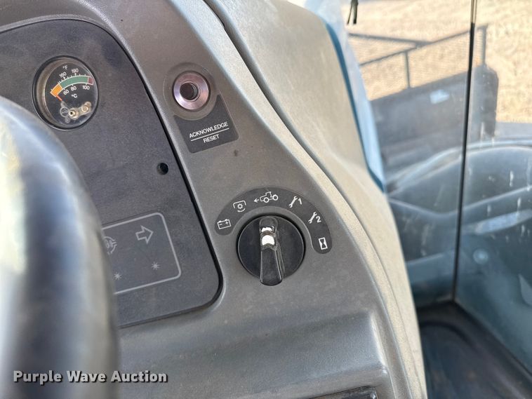 image for item EP2699 New Holland 9682 4WD tractor