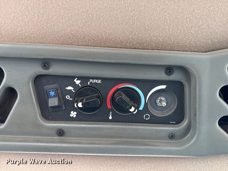 image for item EP2699 New Holland 9682 4WD tractor