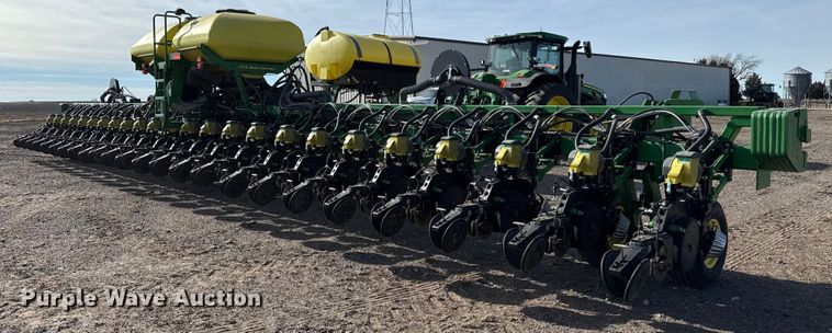 image for item EP2706 John Deere planter