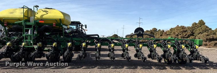 image for item EP2706 John Deere planter