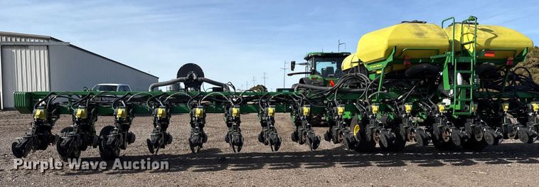 image for item EP2706 John Deere planter