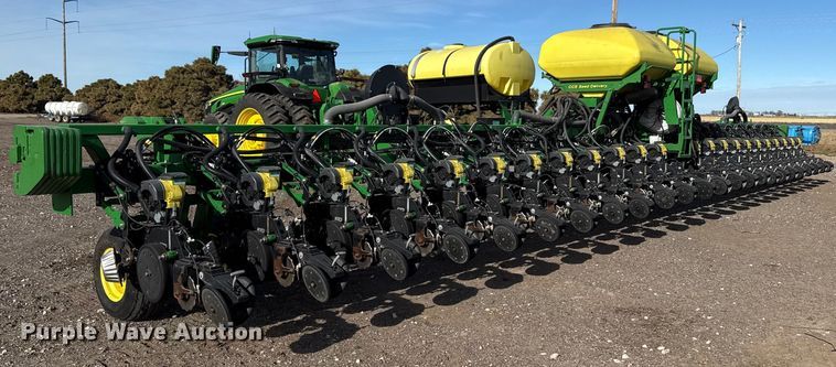 image for item EP2706 John Deere planter
