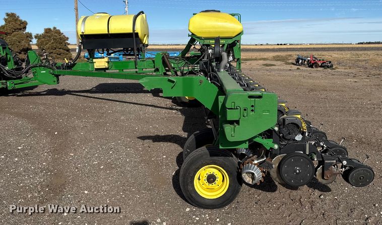 image for item EP2706 John Deere planter