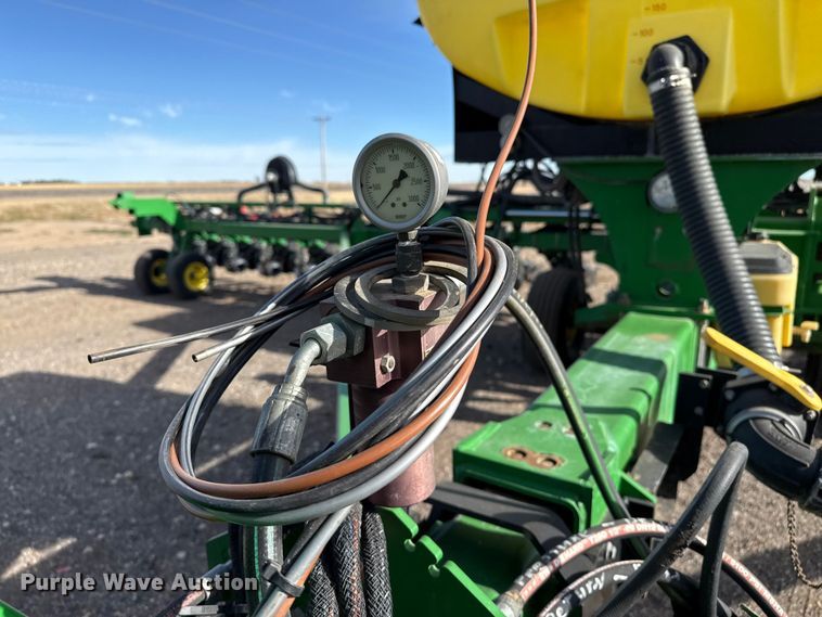 image for item EP2706 John Deere planter