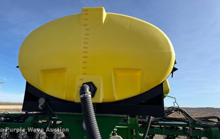 image for item EP2706 John Deere planter