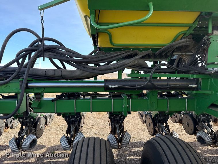image for item EP2706 John Deere planter