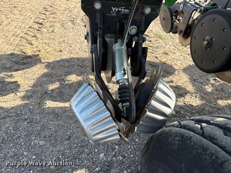 image for item EP2706 John Deere planter