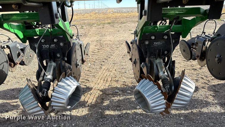 image for item EP2706 John Deere planter