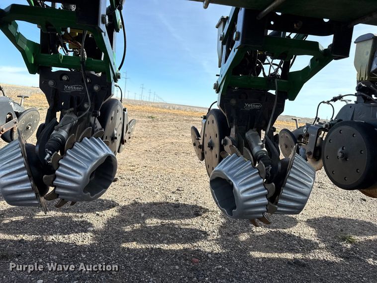 image for item EP2706 John Deere planter