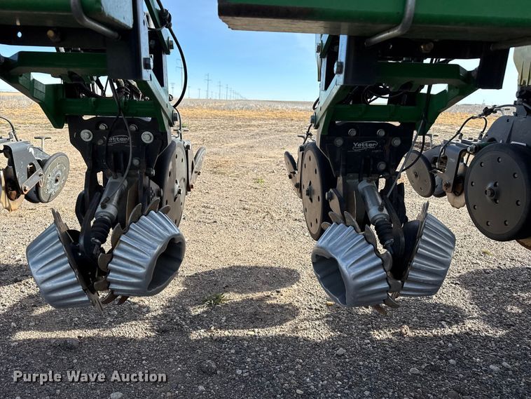 image for item EP2706 John Deere planter