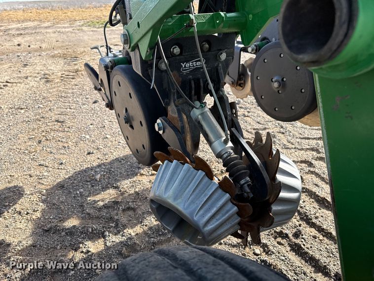 image for item EP2706 John Deere planter