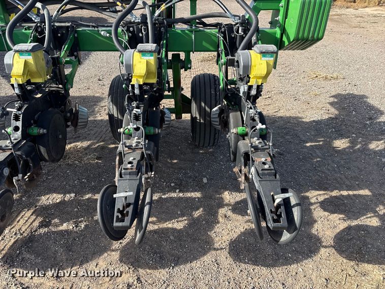 image for item EP2706 John Deere planter