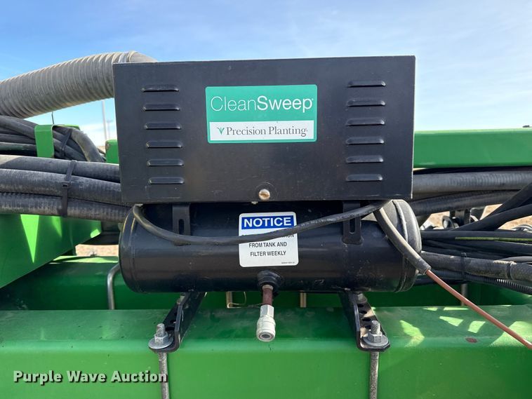 image for item EP2706 John Deere planter