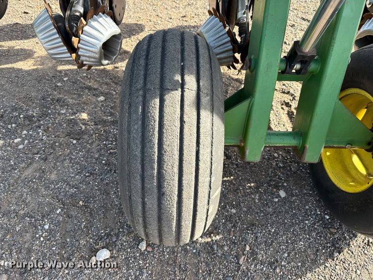 image for item EP2706 John Deere planter