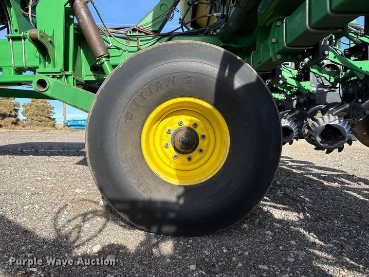 image for item EP2706 John Deere planter