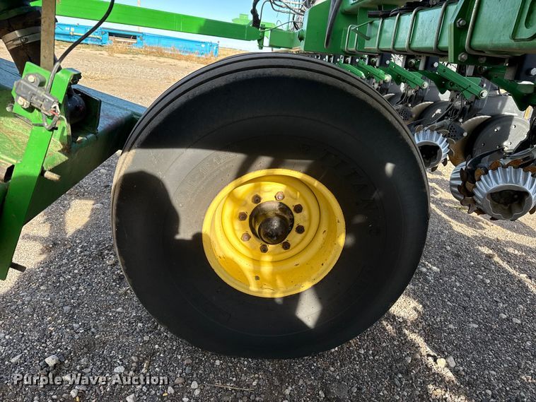 image for item EP2706 John Deere planter