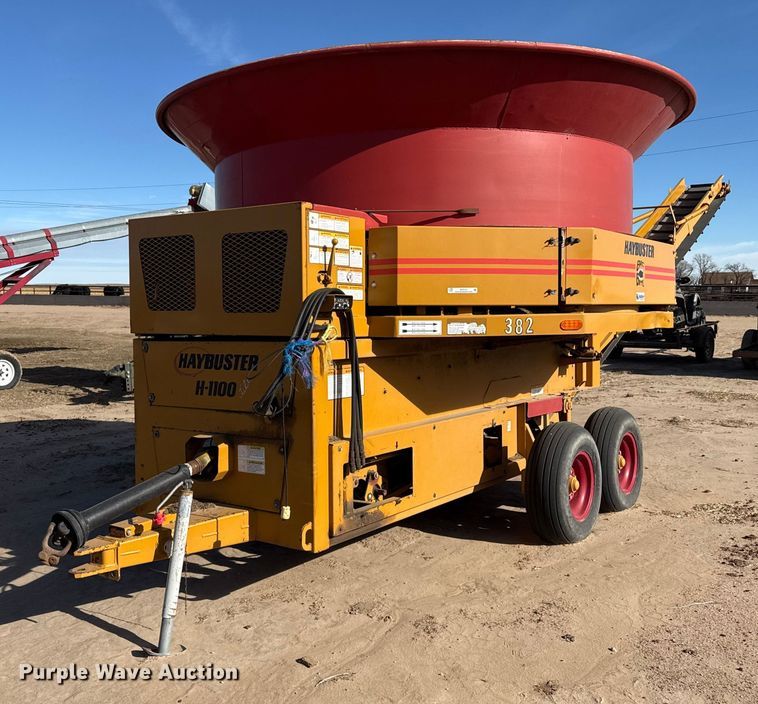 image for item EP2707 DuraTech Haybuster H1100 bale processor