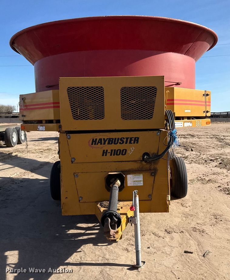 image for item EP2707 DuraTech Haybuster H1100 bale processor