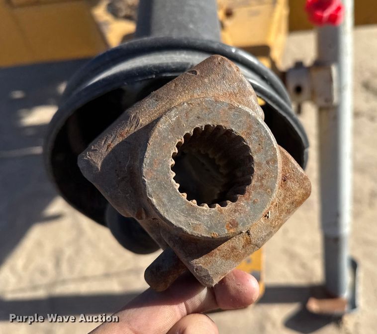 image for item EP2707 DuraTech Haybuster H1100 bale processor