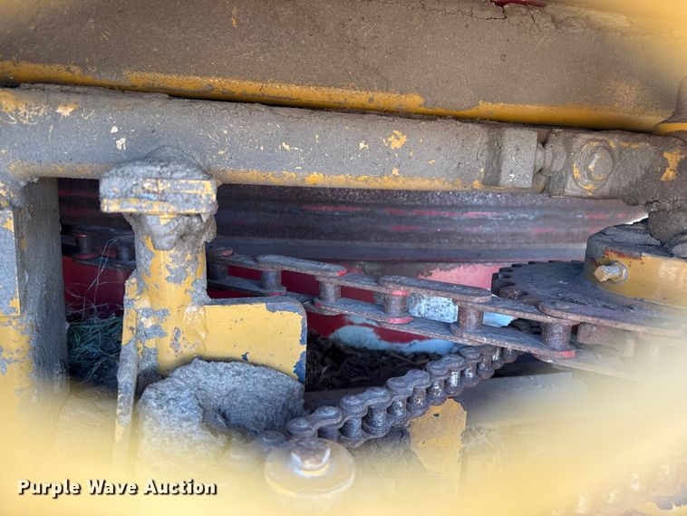 image for item EP2707 DuraTech Haybuster H1100 bale processor