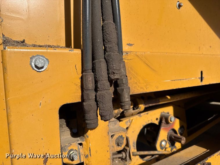 image for item EP2707 DuraTech Haybuster H1100 bale processor