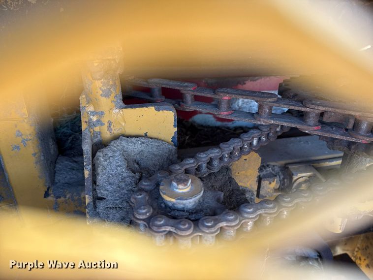 image for item EP2707 DuraTech Haybuster H1100 bale processor