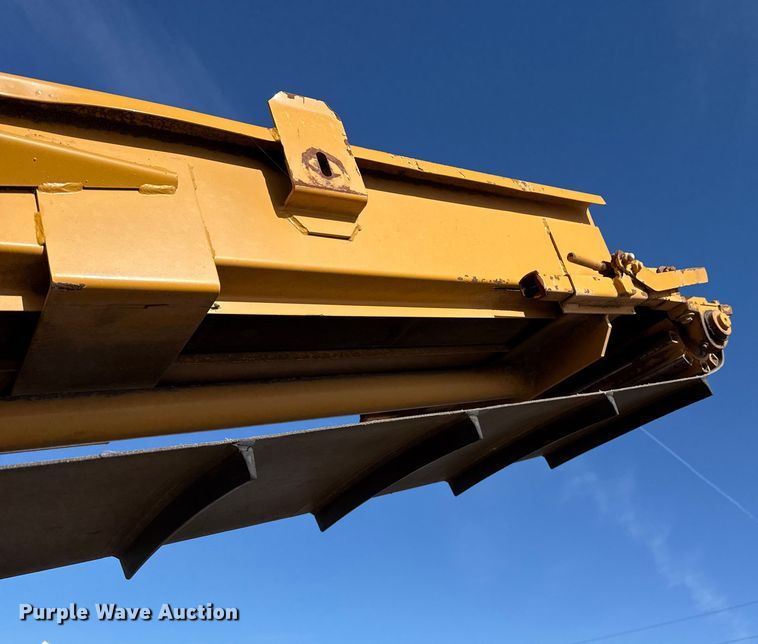 image for item EP2707 DuraTech Haybuster H1100 bale processor