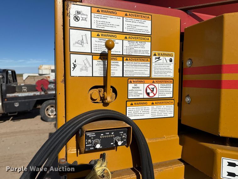 image for item EP2707 DuraTech Haybuster H1100 bale processor