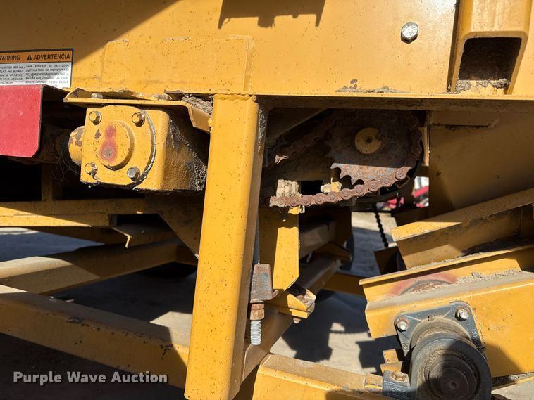 image for item EP2707 DuraTech Haybuster H1100 bale processor