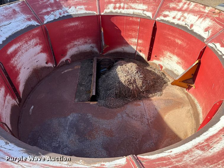 image for item EP2707 DuraTech Haybuster H1100 bale processor