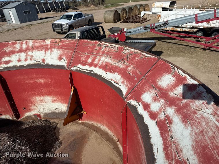 image for item EP2707 DuraTech Haybuster H1100 bale processor