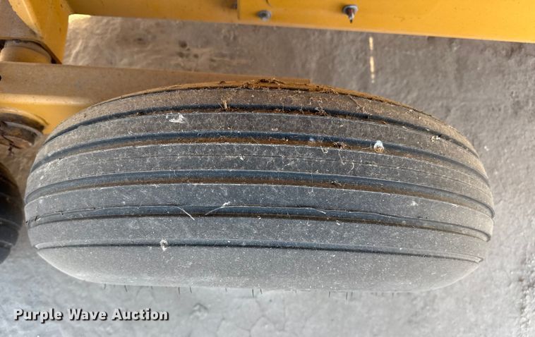 image for item EP2707 DuraTech Haybuster H1100 bale processor