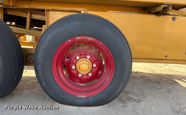 image for item EP2707 DuraTech Haybuster H1100 bale processor