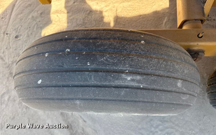 image for item EP2707 DuraTech Haybuster H1100 bale processor