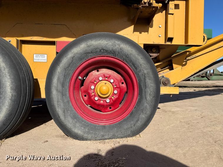 image for item EP2707 DuraTech Haybuster H1100 bale processor