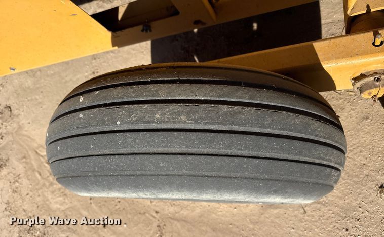 image for item EP2707 DuraTech Haybuster H1100 bale processor