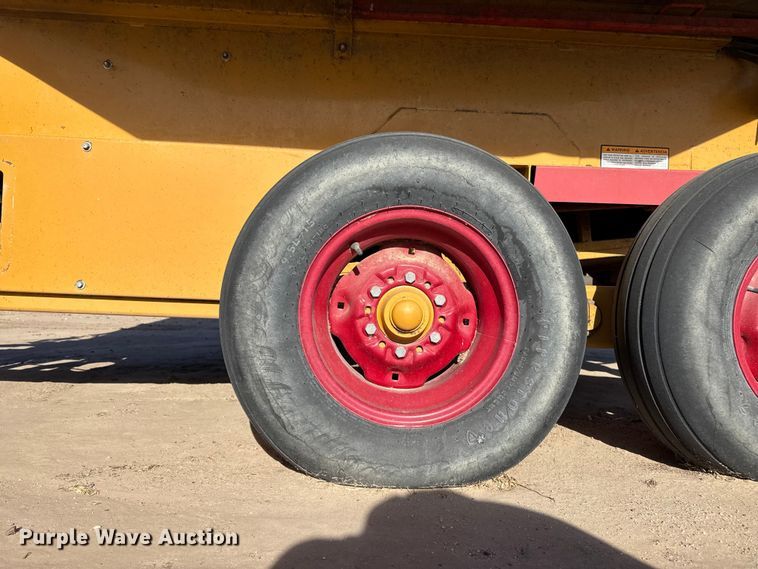 image for item EP2707 DuraTech Haybuster H1100 bale processor