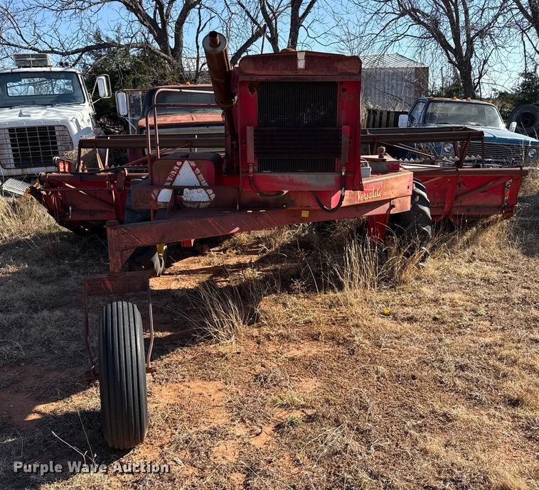 image for item EP2736 Versatile 400 swather / windrower