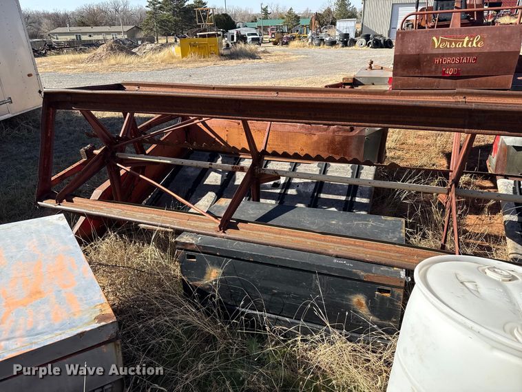 image for item EP2736 Versatile 400 swather / windrower