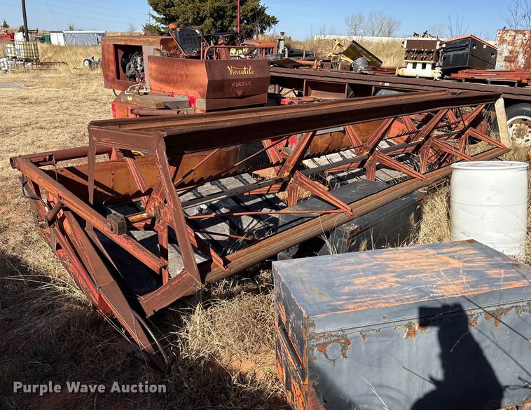 image for item EP2736 Versatile 400 swather / windrower