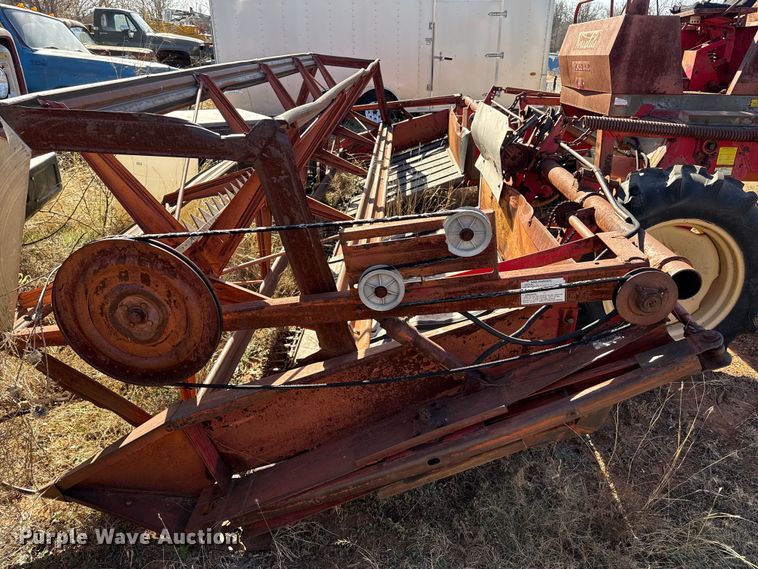 image for item EP2736 Versatile 400 swather / windrower