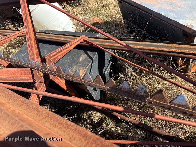 image for item EP2736 Versatile 400 swather / windrower