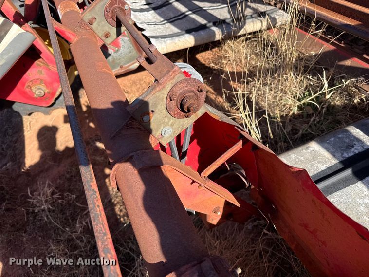 image for item EP2736 Versatile 400 swather / windrower