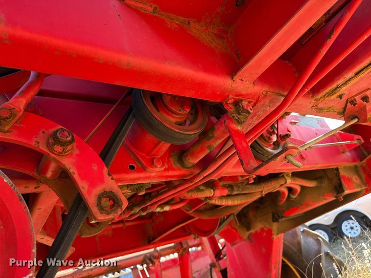 image for item EP2736 Versatile 400 swather / windrower