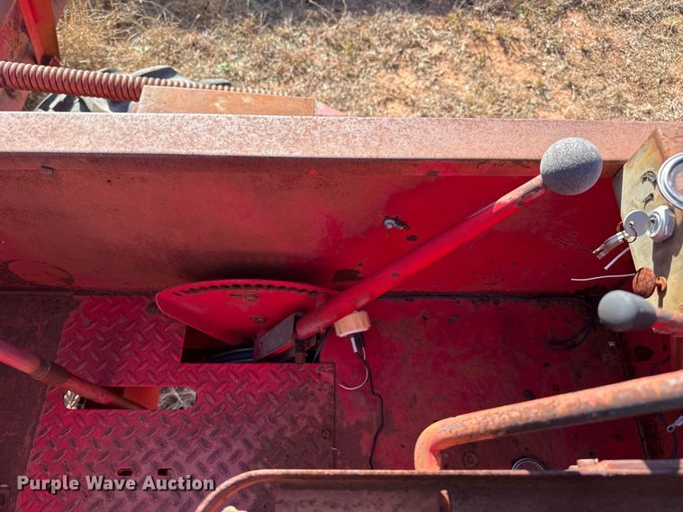 image for item EP2736 Versatile 400 swather / windrower